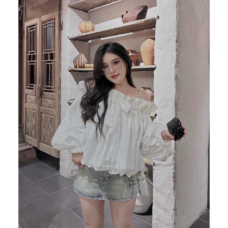 Áo sơ mi trễ vai tay bồng đính nơ ngực 2 lớp dáng bí bèo tai tiểu thư A257 SUTANO | BigBuy360 - bigbuy360.vn