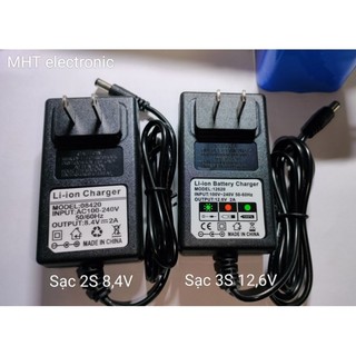 Bộ sạc pin 2s , 3s - 8,4v/12,6v 2a