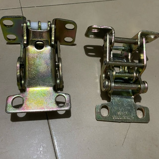 Bản lề cửa trường hải com bo 2 cái