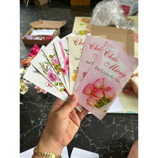 1 tấm thiệp( bao gồm thiệp, phong thư và túi bóng)
