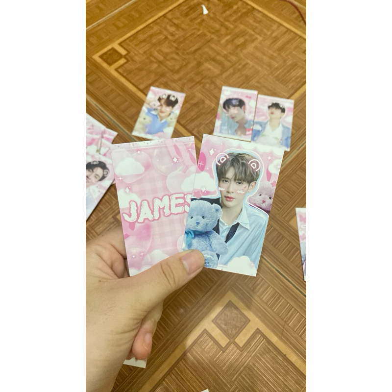 card James 10c cùng mẫu
