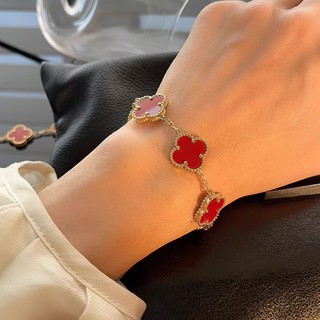 Vòng tay cỏ 4 lá đỏ
