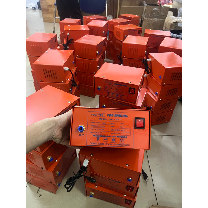 Máy phun sương FUJITEX 3017 phun( công suất phun tối đa 17 béc )