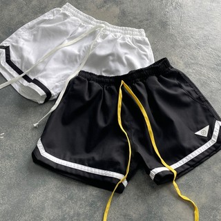 Quần Short RVB Wanderlust Đen / Trắng