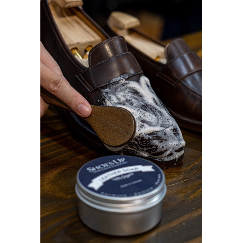 Shoes Up Leather Soap 200G - Xà phòng làm sạch Giày da, Đồ Da, Áo Da, Túi xách da chuyên dụng