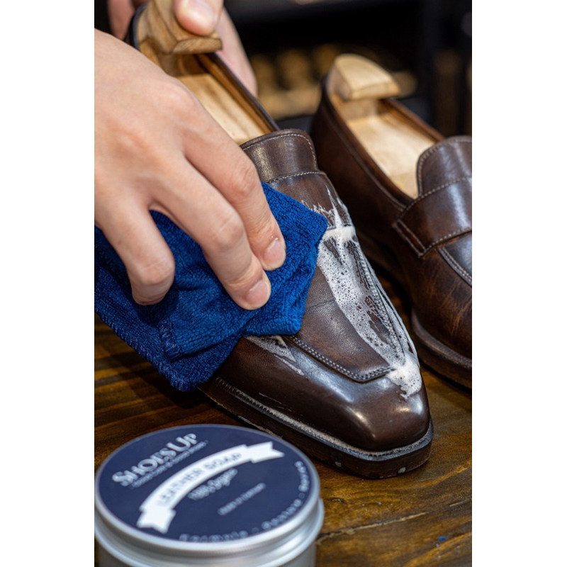Shoes Up Leather Soap 200G - Xà phòng làm sạch Giày da, Đồ Da, Áo Da, Túi xách da chuyên dụng