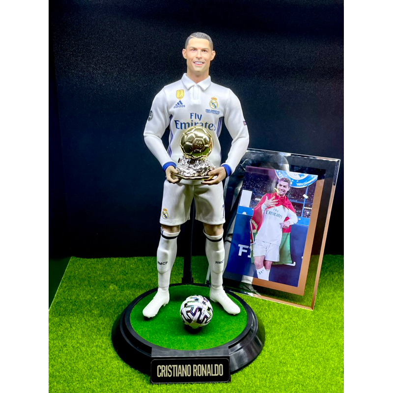 Mô hình cầu thủ Ronaldo tỷ lệ 1/6