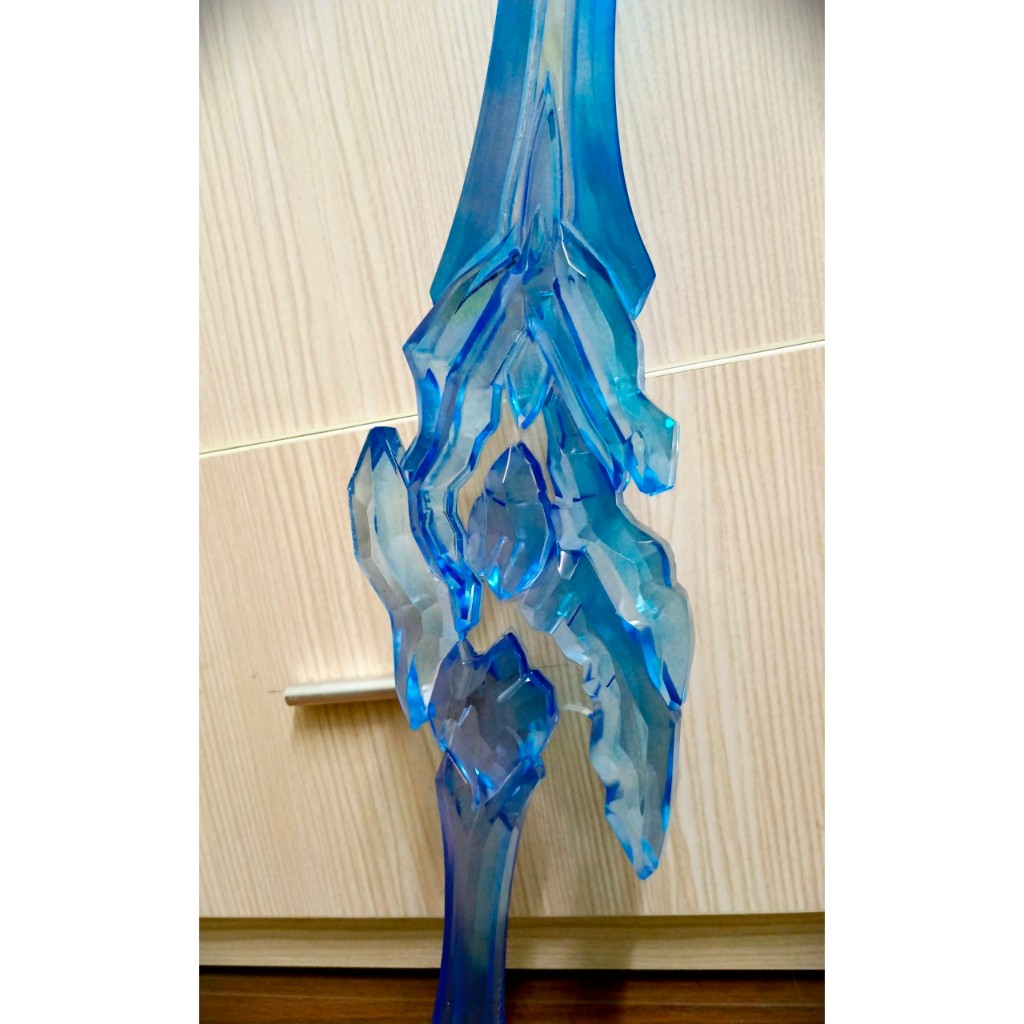 Đạo cụ cosplay kiếm của nhân vật Jingliu trong game HSR bản resin trong suốt
