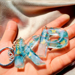 Móc khóa chữ cái hoa thật hoa Cẩm Tú Cầu khô handmade epoxy Resin keychain quà tặng Lilande