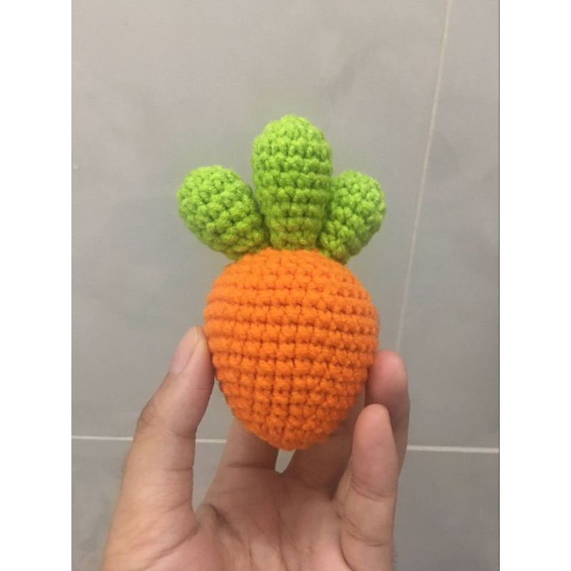 Móc khoá củ cà rốt ú nu handmade bằng len