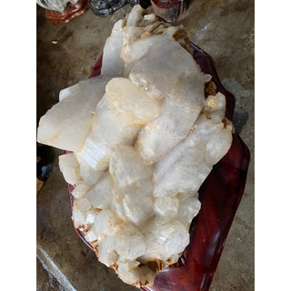 Đá thạch anh búp tự nhiên,(TA5,KL: 32,5kg,C: 57cm, R: 38cm)