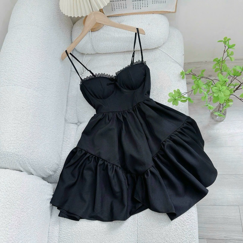đầm dây xoè viền ren