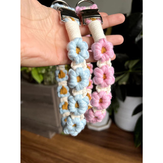 Vòng cổ cho thú cưng, vòng cổ handmade, vòng cổ tết bông hoa cúc, vòng cổ khắc tên thú cưng