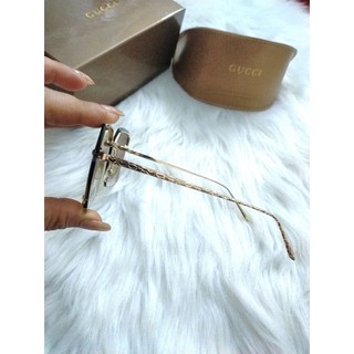 Kính hiệu Gucci khắc hiệu
