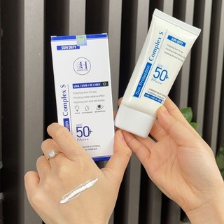 Kem chống nắng Enzim vật lý lai hóa học spf 50/PA+++ siêu lì kháng nước nâng tông không bết dính không lộ vân kem