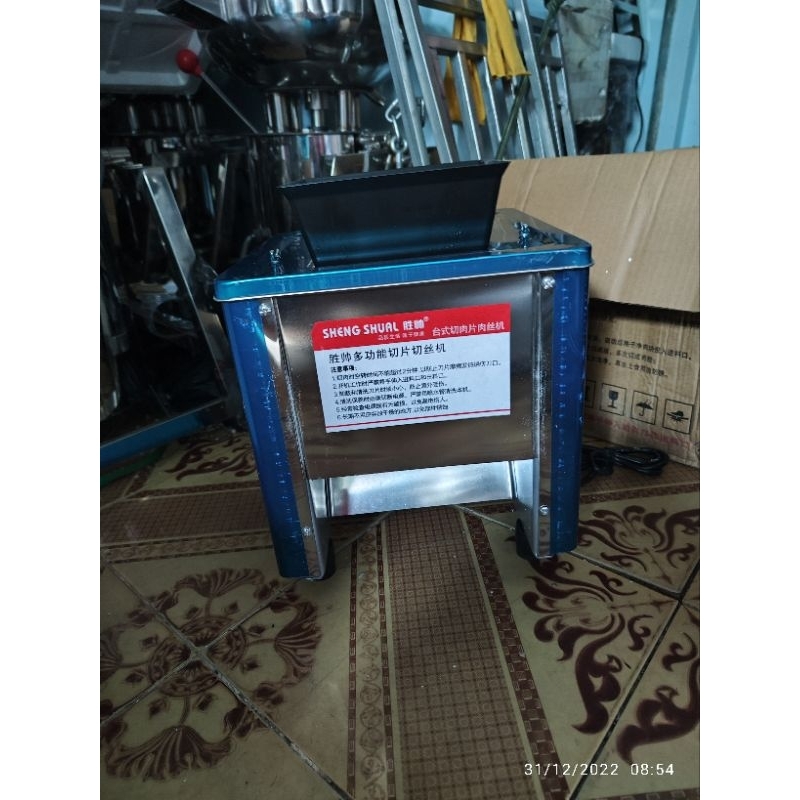 máy thái mứt dừa, máy thái da heo, tai heo, giò xào , giò thủ