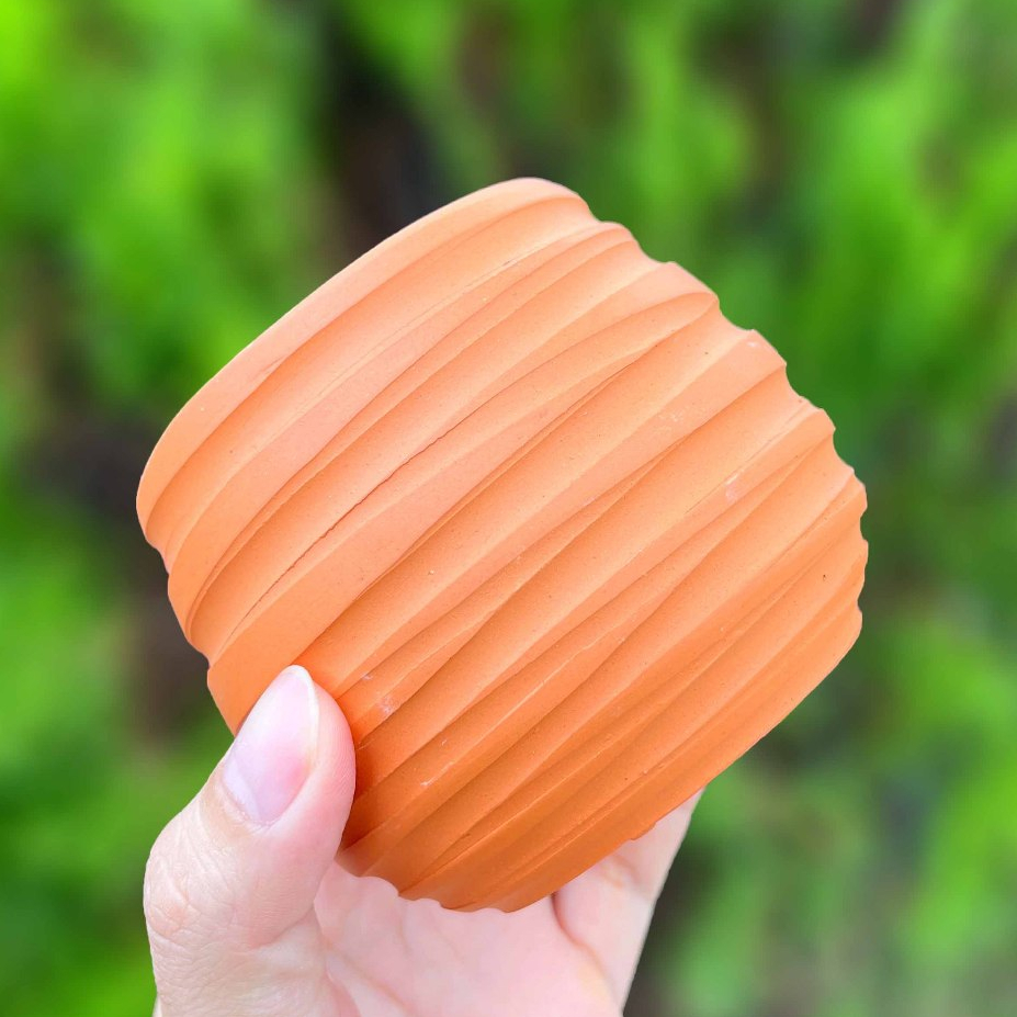 Chậu đất nung hạt dẻ 8.5x8.5cm - Chậu sọc