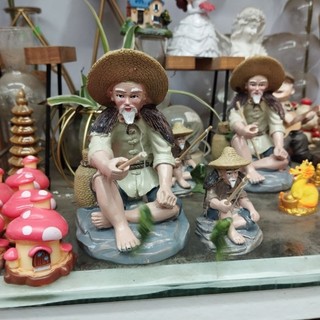 Tượng ông lão câu cá