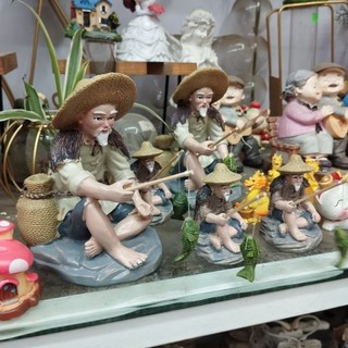 Tượng ông lão câu cá