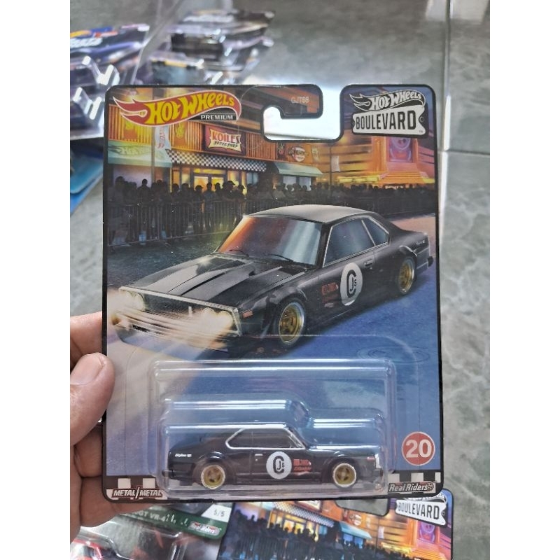 HOT WHEELS PREMIUM BOULEVARD NISSAN SKYLINE C210