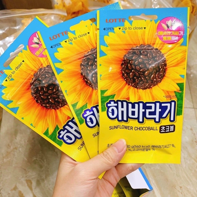 (1 Gói x 30g) - Hướng Dương Bọc Socola Lotte Chính Hãng Hàn Quốc