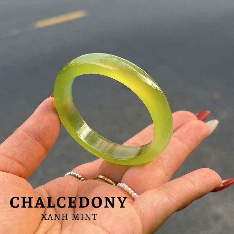 Vòng tay liền bản hẹ chalcedony xanh mint VIP ni 53 đến 60
