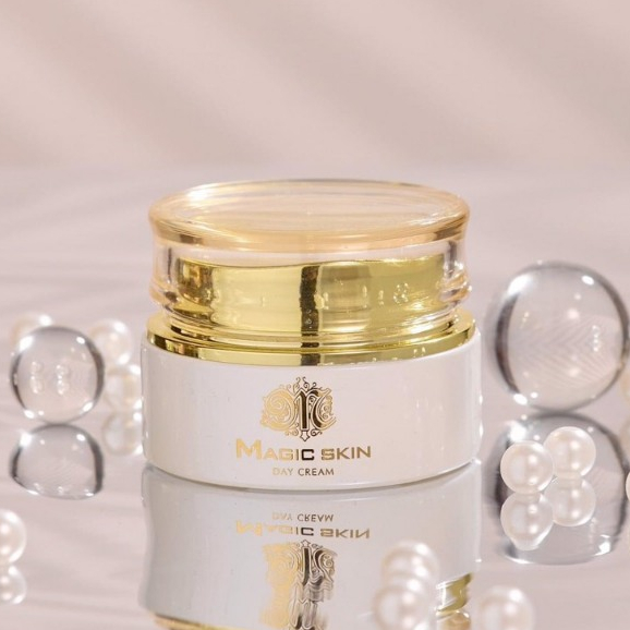 Kem dưỡng ngày ngọc trai Magic skin