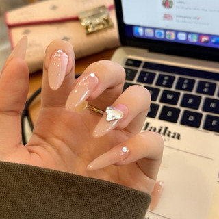 Nailbox thạch đính đá trái tim