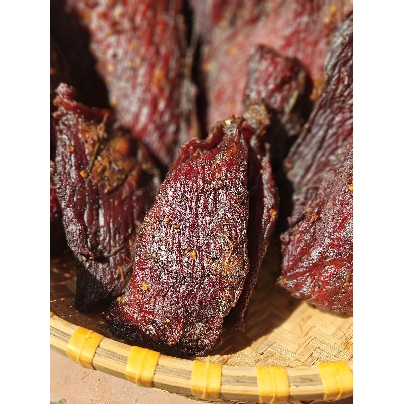 Thịt lợn gác bếp 1kg, tặng chẳm chéo.
