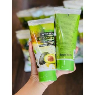 Sữa rửa mặt bơ thái