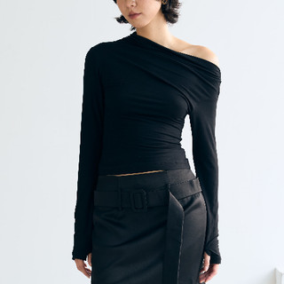 Off -shoulder Long Sleeved Top