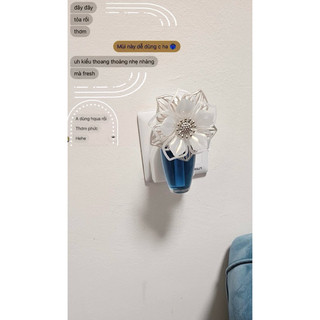Máy xông tinh dầu (plug) Bath& Body Work 220V (không cần chuyển nguồn- không có đèn)