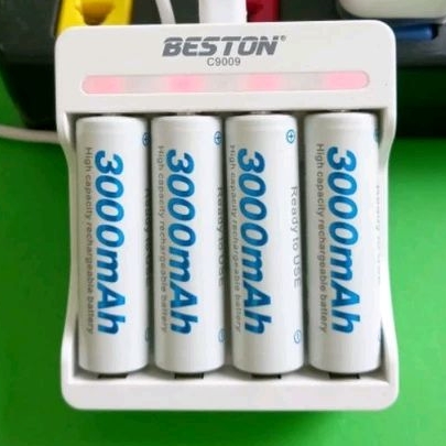 Pin sạc AA/AAA 1.2V và bộ sạc pin nhanh, tự ngắt C9009 Beston