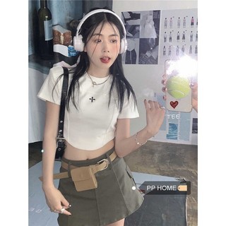 Áo Croptop Thun Ngắn Tay Cổ Tròn Phối Thêu Hình Nhỏ Xí - Phong Cách Nữ Tính TTSLC0283