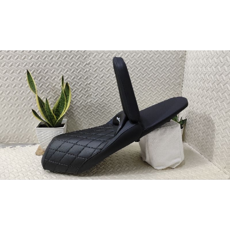 Yên xe tựa bật Ex 135