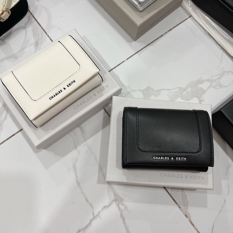 [Auth] Ví gập Daylla wallet 𝗖𝗵𝗮𝗿𝗹𝗲𝘀- 🖤 -𝗞𝗲𝗶𝘁𝗵 ( CK6-10770625 )