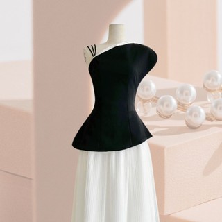 Áo thiết kế lệch vai phối viền trắng dáng peplum sang trọng Callene (L2410)