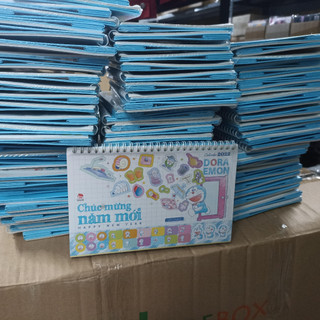 Lịch để bàn Doraemon 2022