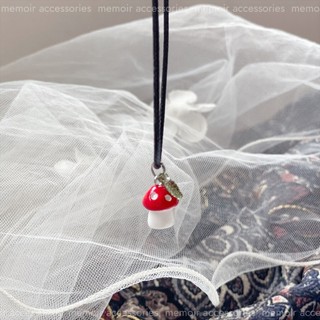 Poison / Vòng cổ dây chuyền dây cotton phủ sáp nấm nhựa đỏ lá xanh
