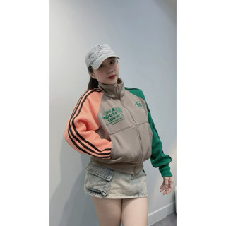 Áo khoác nữ cổ trụ thêu chữ tay sọc phối cam