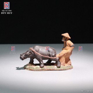 Tượng gốm Ông lão kéo cày - trang trí hòn non bộ - trang trí chậu cây