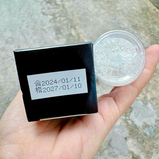 Xịt khoá trang điểm make up