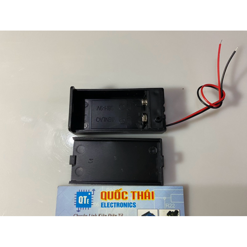 Hộp đế pin 9v có công tắc