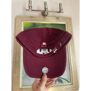 Nón MLB màu đỏ rượu vang
