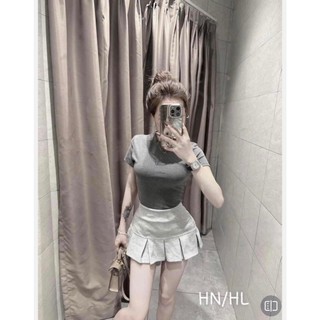 Sét áo kèm chân váy xếp ly xám HAPH