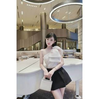 Áo croptop lệch 1 vai điểm nhấn nơ cho cô nàng trendy tn1546