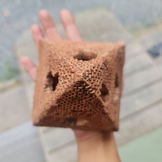 mô hình kim tự tháp trang trí bể cá