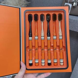 Hộp 6 chiếc bàn chải đánh răng lông mềm cao cấp