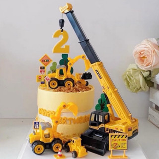 Tổng hợp mẫu xe cẩu công trình trang trí bánh kem