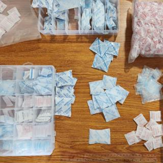 Gói Hút Ẩm đóng túi 1KG loại Silicagel/clay - Hạt chống ẩm,khử mùi,hút ẩm thực phẩm,hút ẩm điện tử